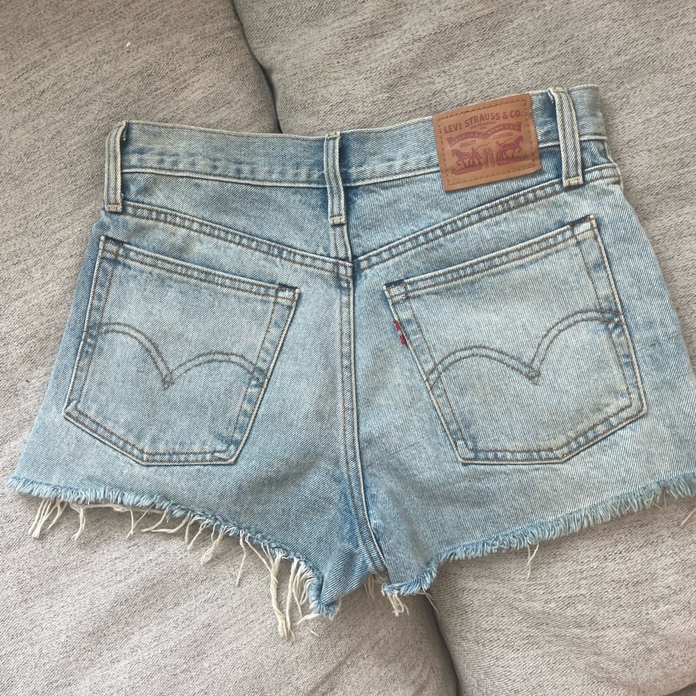 Levi’s jean shorts size 27